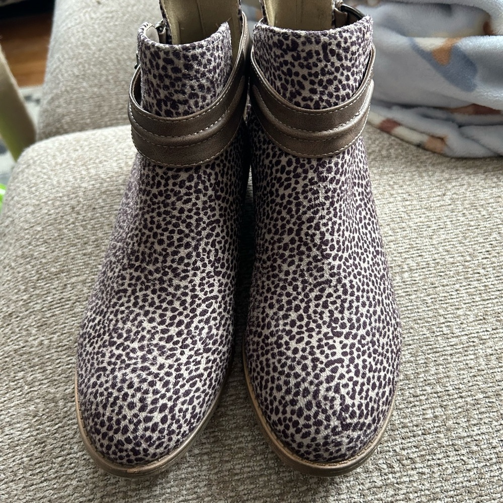 cheetah print ankle boots  size 8